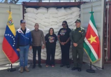Arriban al Puerto de La Guaira 55 toneladas de ayuda humanitaria procedentes de Surinam para atender las zonas afectadäs