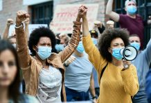 Cientos de miles de estudiantes toman las calles de Francia en la jornada de protestä más masiva del año