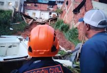 Autoridades atienden colapsö de vivienda por intensas lluvias en la zona de Barrio Unión en Petare