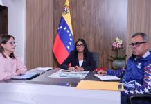 Recuperan 115 escuelas en La Guaira y otorgan $19 millones en financiamiento para la reactivación de comercios locales