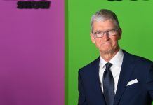 Tim Cook anunció la llegada de las primeras herramientas de inteligencia artificial de Apple a China a finales de octubre