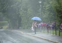 El ciclón Trudy se intensifica a huracán categoría 1 amenazandö las costas de Oaxaca y Guerrero