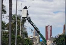 Instalan tecnología LED de alta eficiencia para optimizar el alumbrado público en la avenida Bolívar