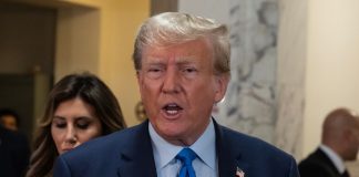Trump aconseja a su secretaria de prensa Katie Zacharia que evalúe su continuidad en la Casa Blanca