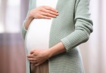 Por primera vez en la historia las mujeres de entre 40 y 44 años superan la tasa de natalidad de las madres adolescentes