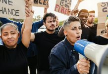 Sindicatos y colectivos de vivienda toman las calles de Portugal por el alto costo de la vida y la demanda de viviendas