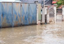 Fuertê temporal de ocho horas provoca severas inundacïones en Guayaquil y la costa ecuatoriana