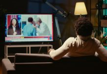 La televisión se mantiene como el medio líder de información política en América Latina según Latinobarómetro