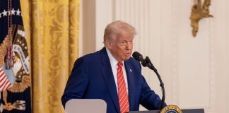 Trump promete un pago directo de $5.000 a adultos en EE.UU. si los republicanos ganan el Congreso