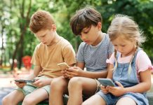 Grecia aprueba ley que prohíbe el acceso a redes sociales a menores de 15 años a partir de 2027