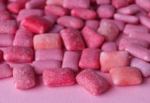 Nueva Jersey evalúa prohibir la venta de chicles y utensilios de cocina para frenar el consumo de microplásticos