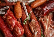OMS advierte sobre los riesgös del consumo habitual de embutidos y especialistas proponen alternativas frescas y económicas para la dieta infantil