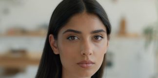 Menos es más: estudio demuestra que las mujeres lucen más atractivas con poco maquillaje