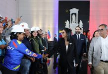 Delcy Rodríguez encabezó la conmemoración de los 150 años del traslado de los restos de Simón Bolívar al Panteón Nacional