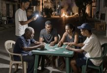 Gobierno de Cuba reconoce malestar social por apagones eléctricos y apuesta a la energía solar