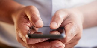 Ministerio de Educación de Perú formaliza la rêstricción del uso de celulares en colegios públicos y privados de todo el país