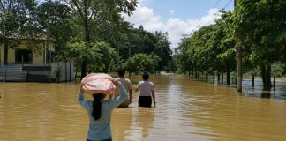 Fenómeno de El Niño compromete la educación de 110.000 estudiantes en Ecuador