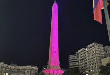 El Obelisco de Altamira se ilumina de rosa en apoyo a la lucha contra el cáncër de mama