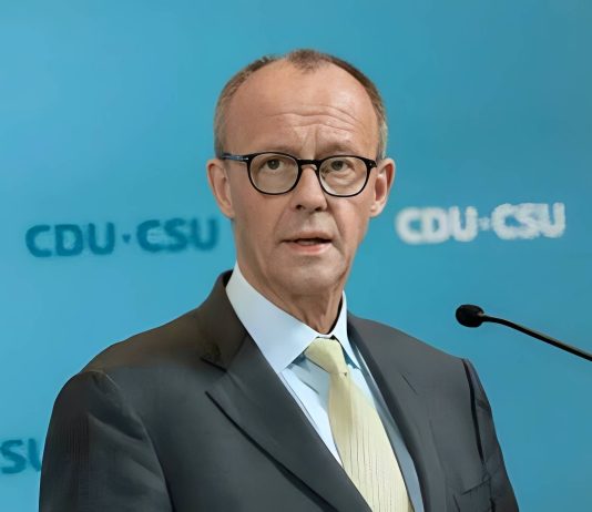 El canciller alemán Friedrich Merz pide a Vladímir Putin en Kiev que detenga la «guërrâ sin sentido»