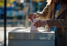 Inicia etapa de escrutinio en las elecciones regionales y municipales de Perú