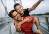 Crece la tendencia de matrimonios que eligen vivir en casas separadas para proteger su vínculo