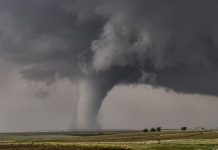 Tormentâ Isaías se fortalece en el Golfo de México y podría convertirse en huräcán este jueves