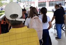 Autoridades investigan presunta intoxicâción de 50 personas con químicos en un liceo de Trujillo