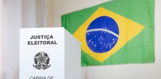 Lula y Flávio Bolsonaro encabezan masivos cierres de campaña en la recta final de las presidenciales